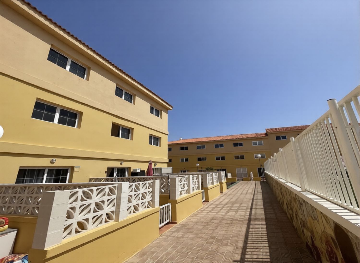 Chalet adosado en Avenida Central, 50 - Foto 2