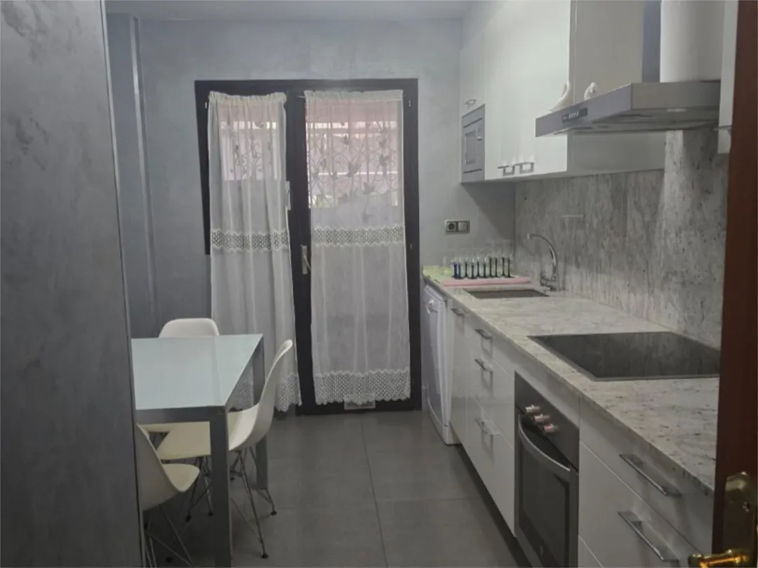 Piso en  Carrer Joan Miró 1 - Foto 3