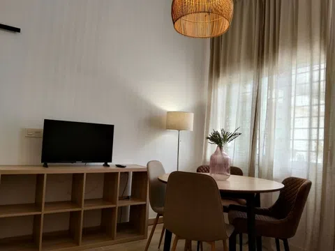 Estudio en calle Frigiliana, 35