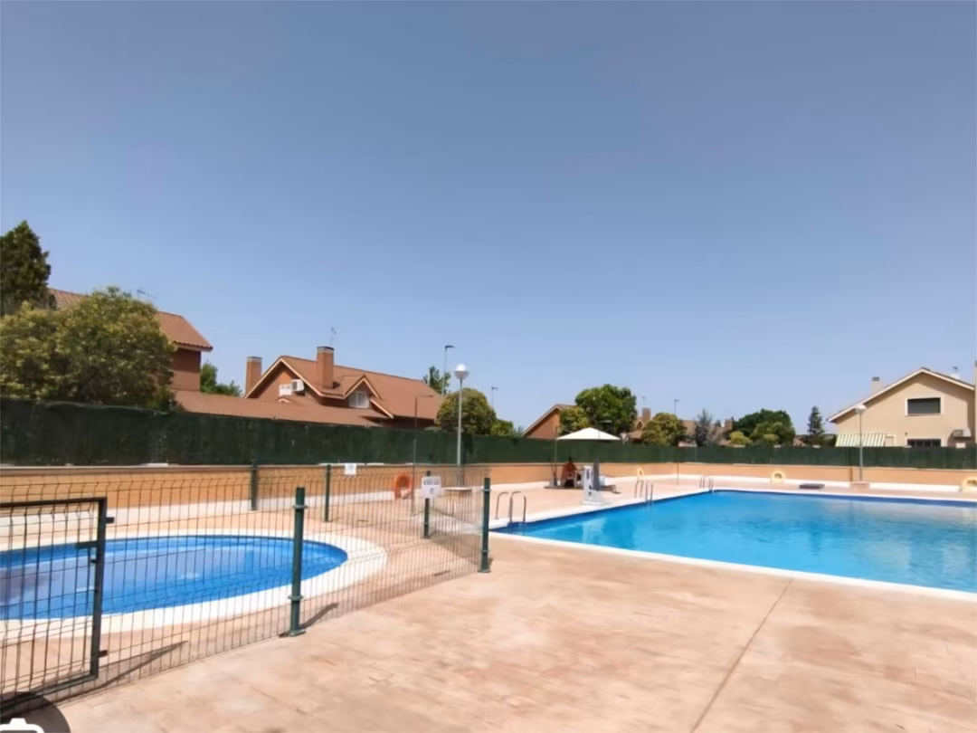 Piso en  Calle Ana Mariscal 1