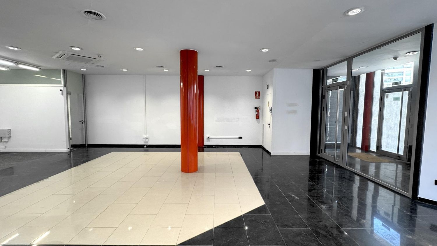 Local en Avenida de Josep Tarradellas - Foto 16