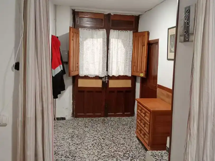 Casa adosada en  Carrer Sant Roc 19 - Foto 2