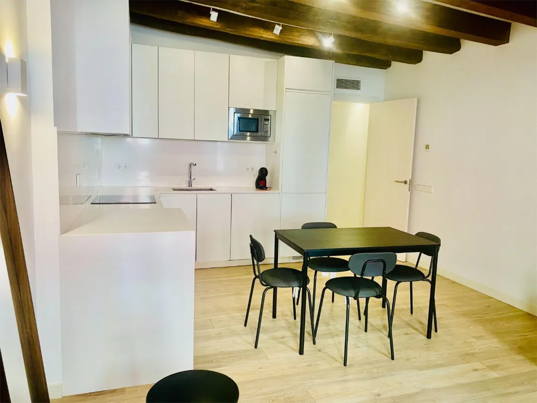 Piso en  Carrer dels Escudellers 16 - Foto 3