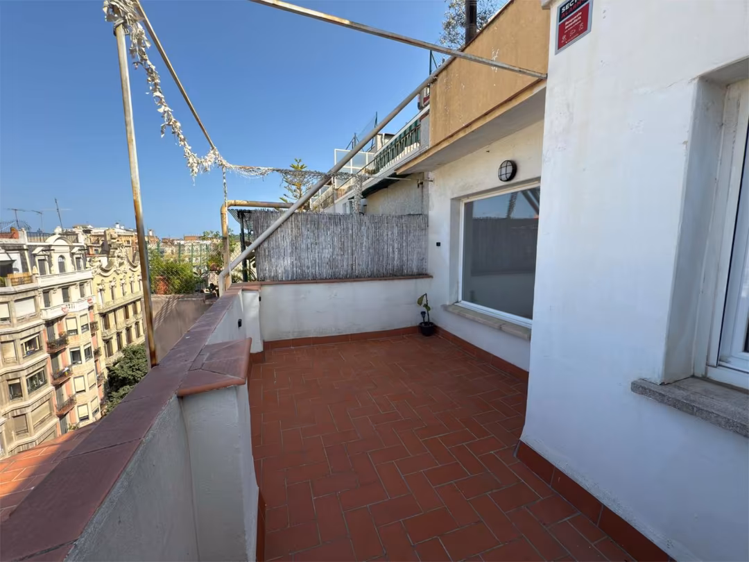 Piso en  Carrer de Rocafort 84 - Foto 2