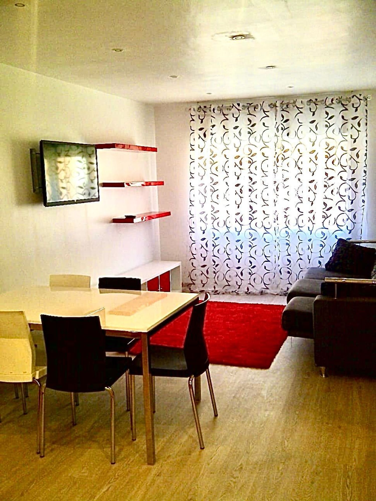 Piso en calle San Melchor García Sampedro, 64 - Foto 1