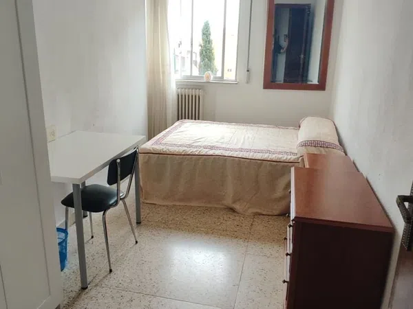 Alquiler de piso en Calle la Flor, 21