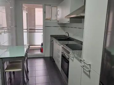 Piso en  Carrer 25 d'Abril 9 - Foto 2