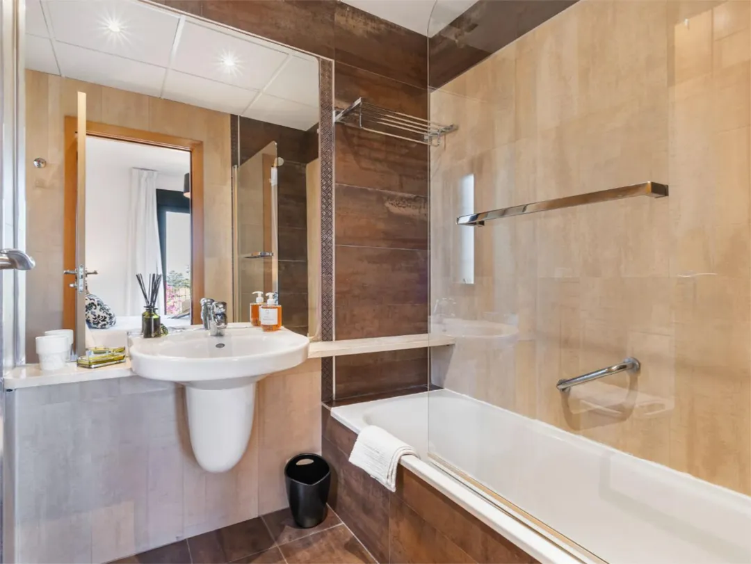 Casa adosada en  Calle Teodosio 12 - Foto 38