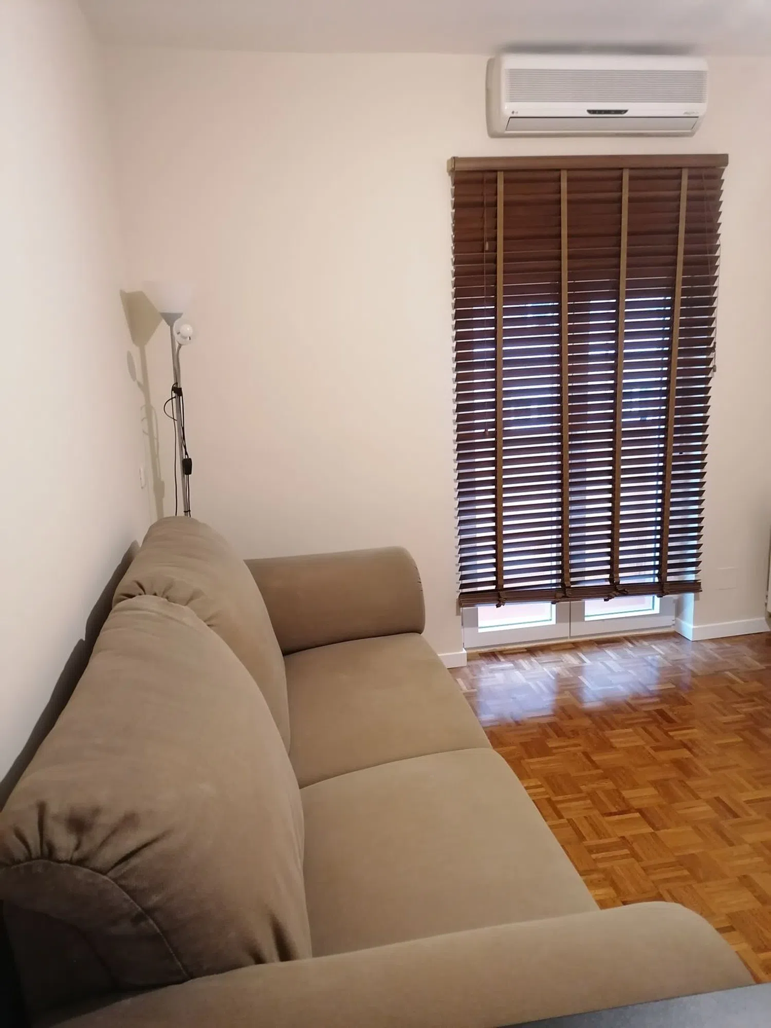 Piso en calle de Hermenegildo Bielsa, 13 - Foto 2