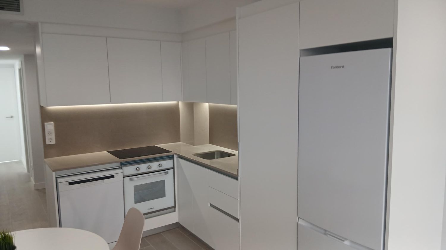 Piso en Barrio En Corts - Foto 2