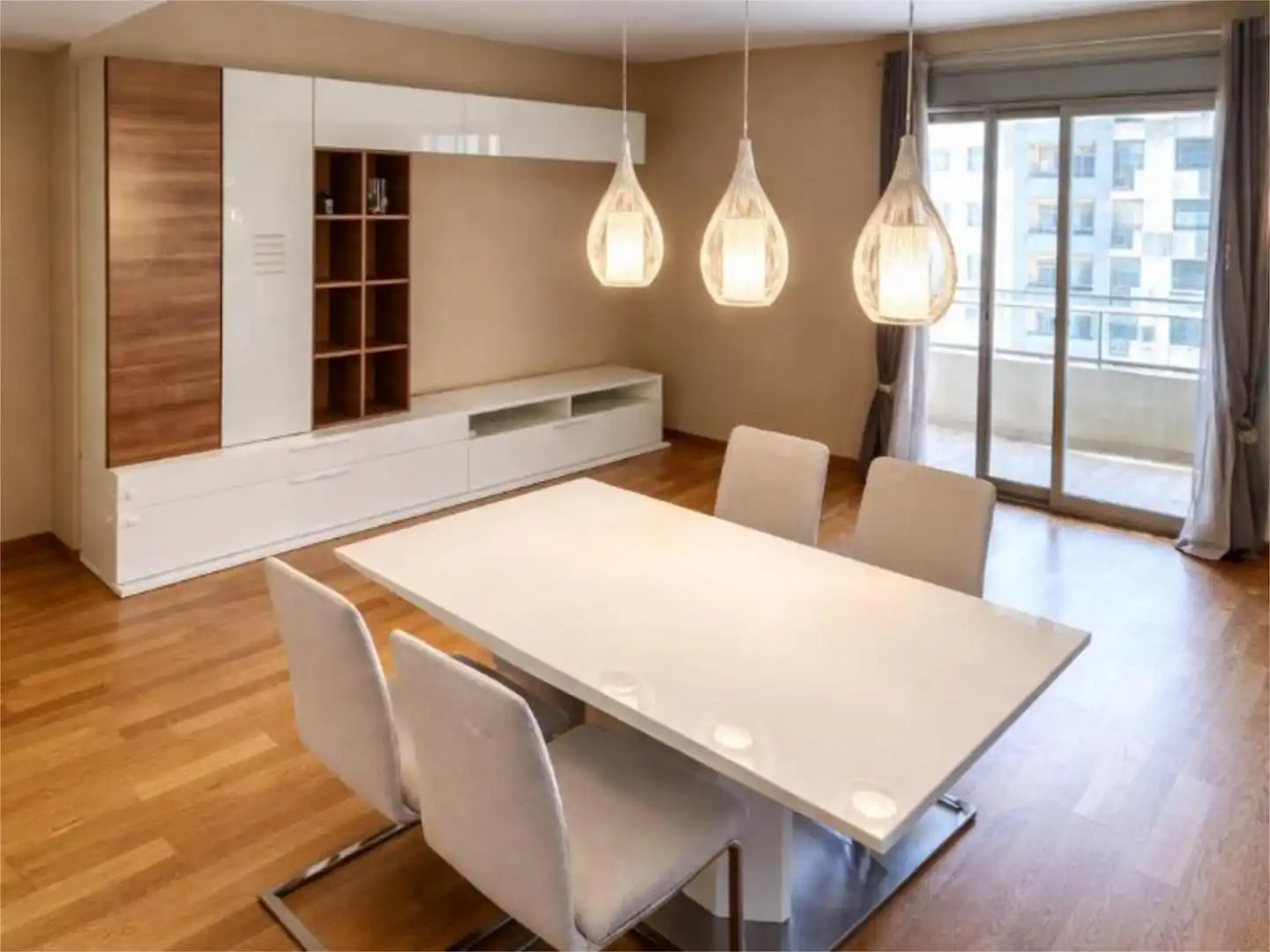 Piso en  Carrer de Pablo Iglesias 113 - Foto 4