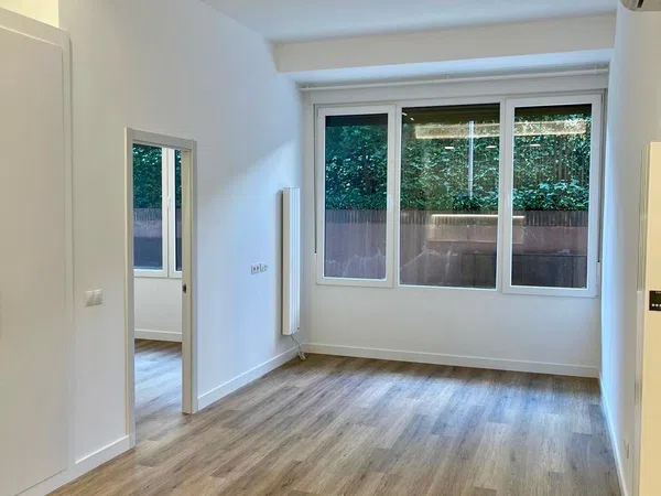 Estudio en calle de Santiago de Compostela, 90