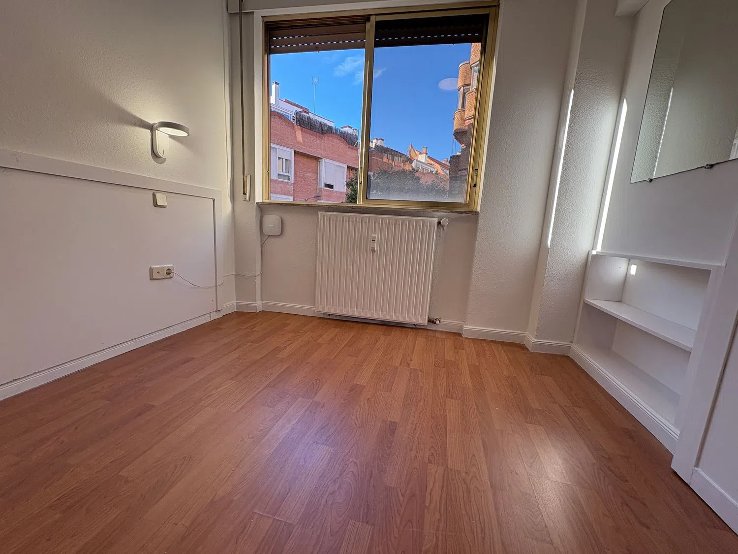 Piso en calle de la Infanta Mercedes, 105 - Foto 4