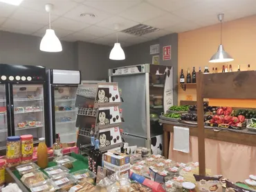 Local comercial en  Plaça del Roc Blanc 36 - Foto 1