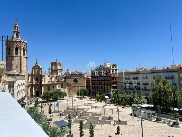 Ático en Plaza de la Reina - Foto 2