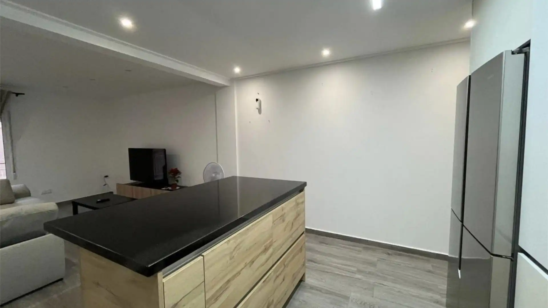 Piso en  Carrer Esperidion Porta Requesens 72a - Foto 2