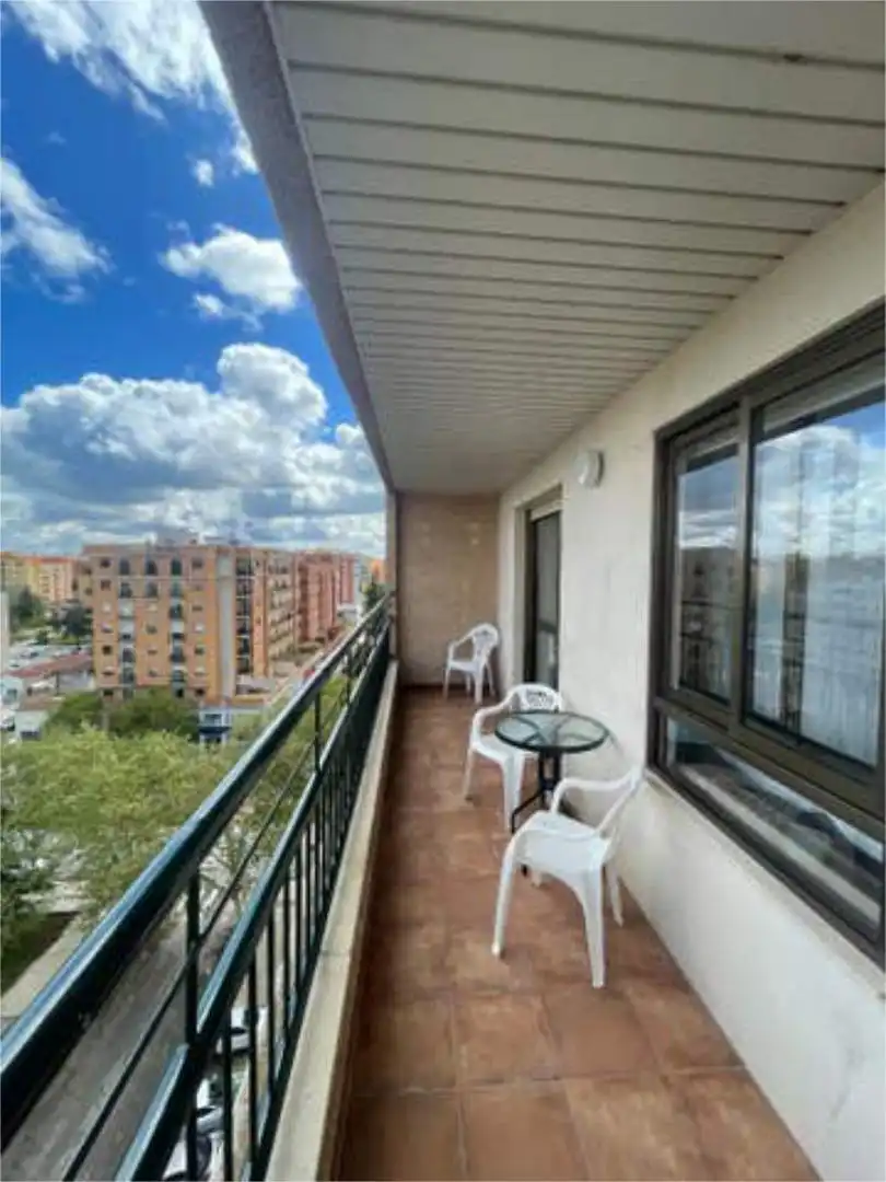 Piso en Valdepasillas - Foto 2
