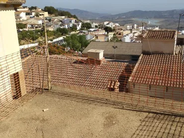 Casa adosada en  Calle Benamargosa 4 - Foto 4