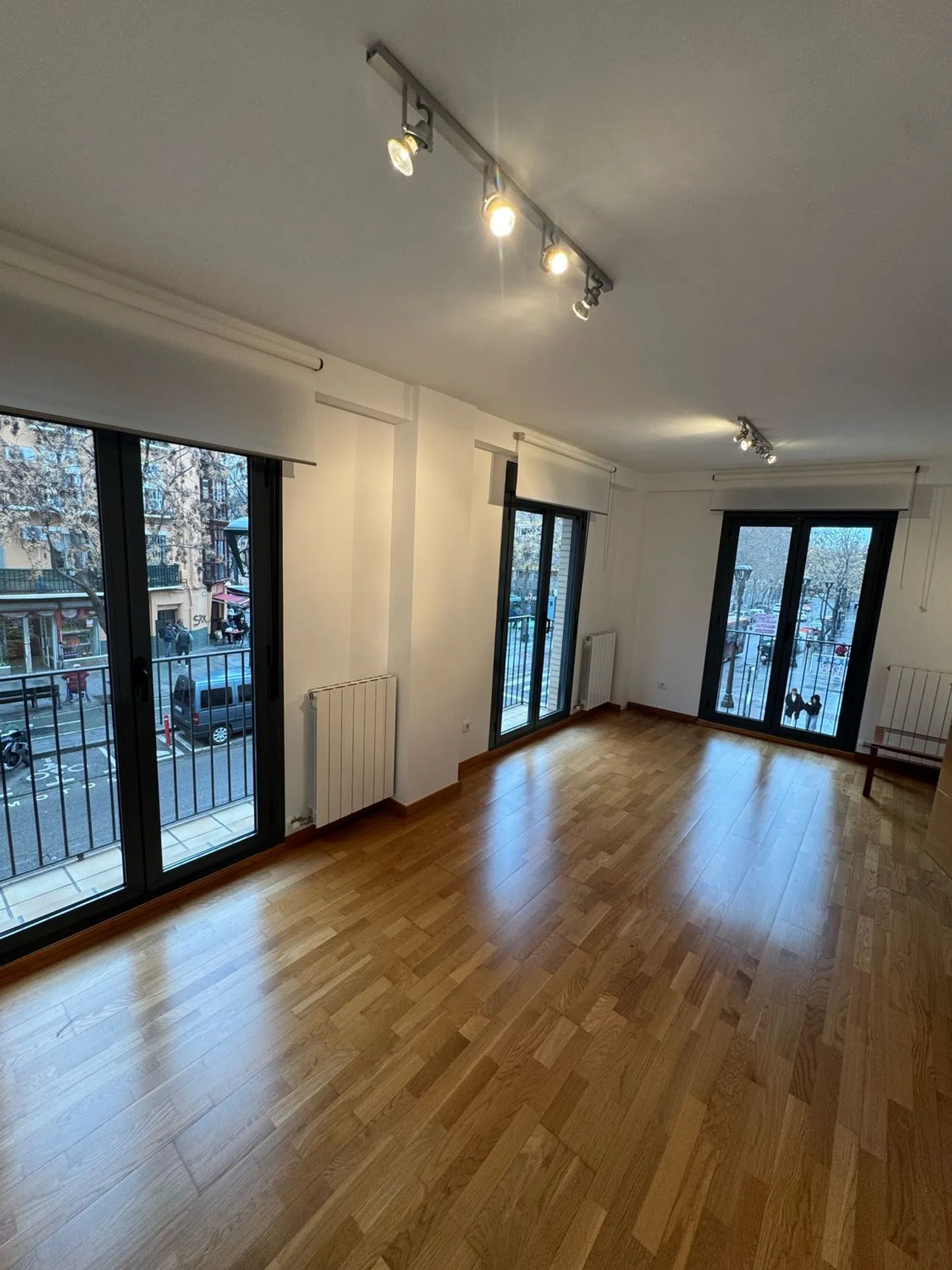 Piso en calle del Coso, 164