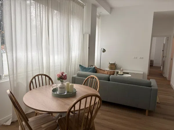 Piso en calle de Santiago de Compostela, 90