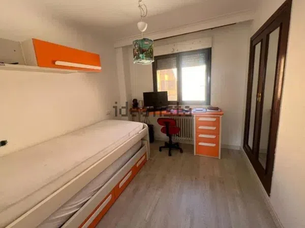 Piso en calle Jovellanos, 1 -15