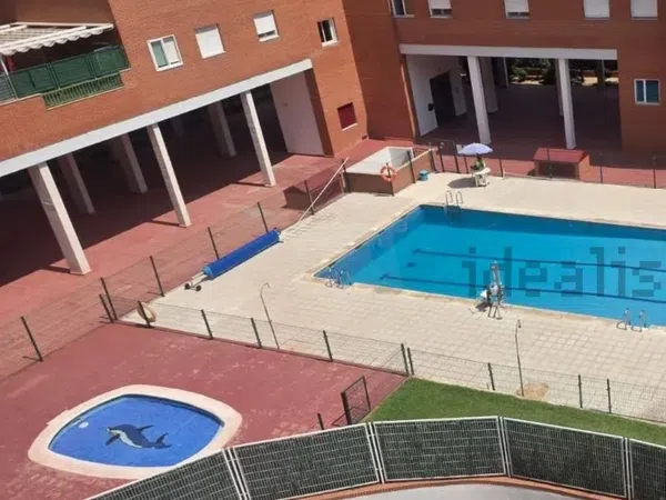 Piso en avenida de la Universidad, 17