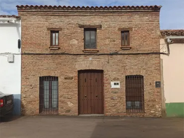 Casa adosada en  Calle Moreno Nogales 24 - Foto 1