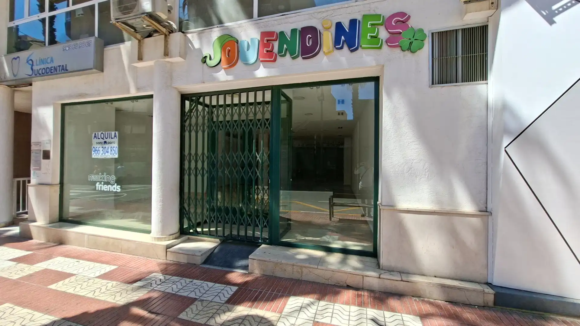 Local comercial en  Avinguda Ancha de Castelar 550 - Foto 2