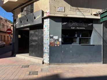 Local comercial en  Calle de la Cruz del Sur 31 - Foto 2