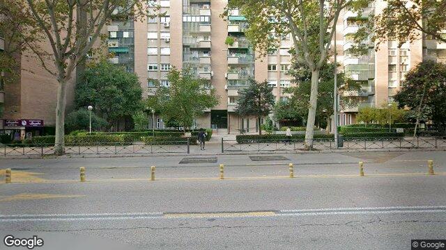 Vista de la calle de Piso en Paseo Reina Cristina, 19