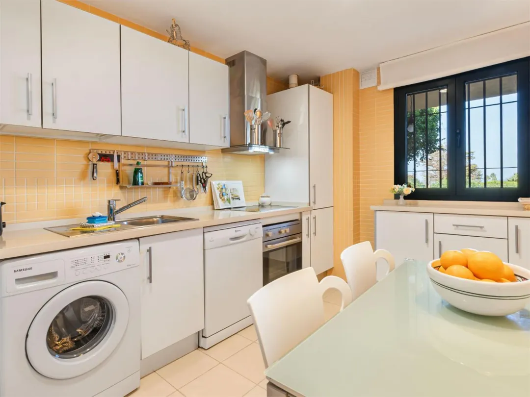 Casa adosada en  Calle Teodosio 12 - Foto 19