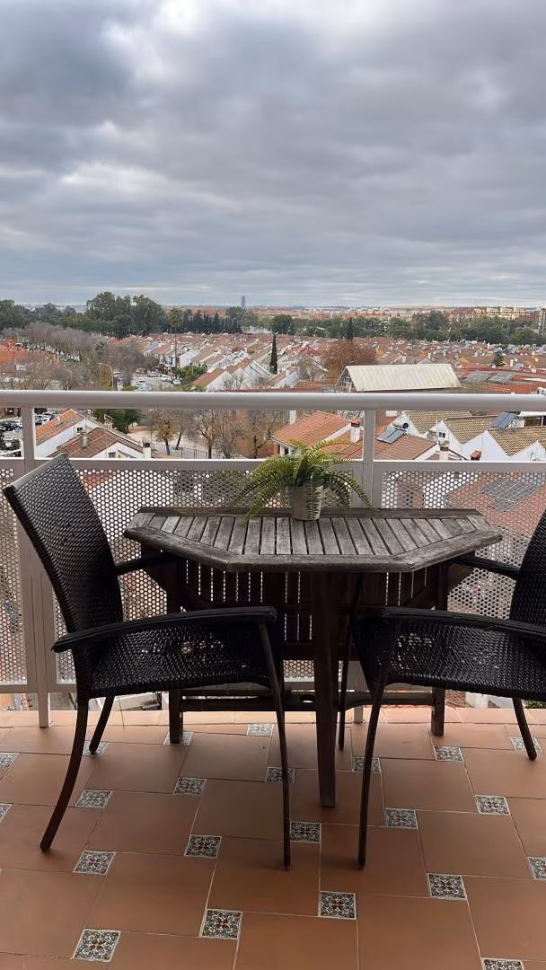 Piso en  Avenida de las Ciencias 25