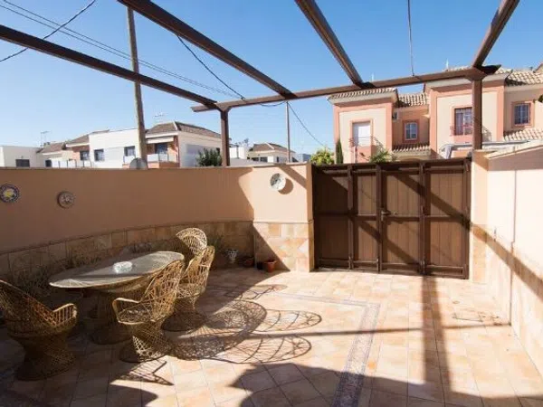 Chalet adosado en avenida Alonso Quijano, 12 - Foto 3