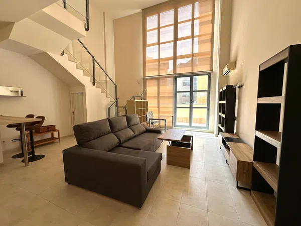 Dúplex en Calle de Nanclares de Oca, Rejas - Foto 1