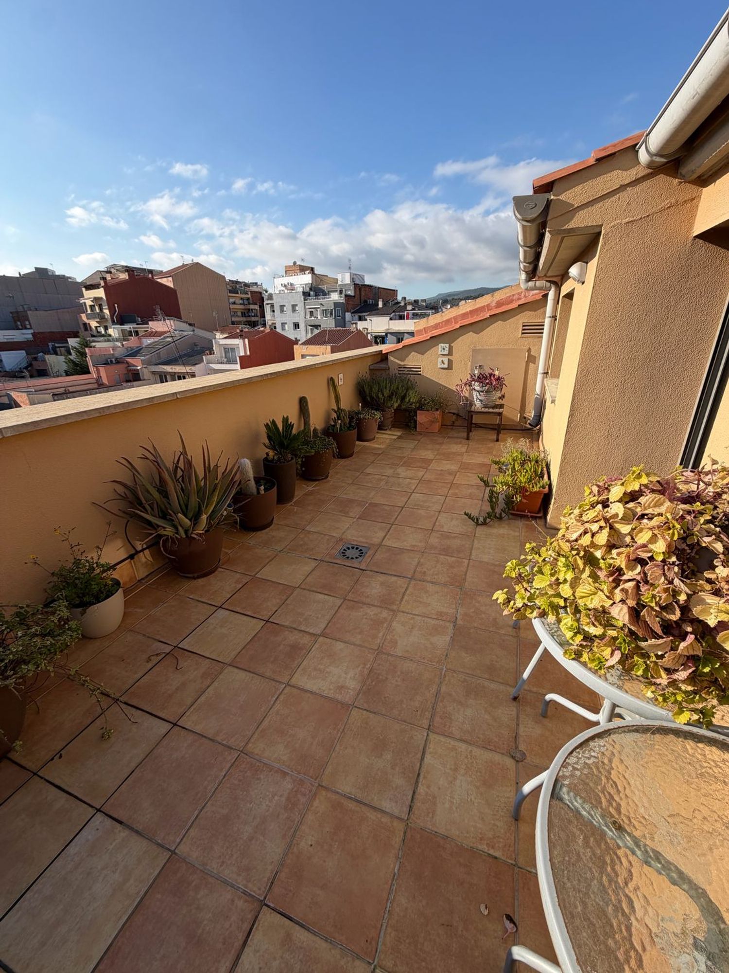 Dúplex en Barrio Ca n'Aurell - Foto 1