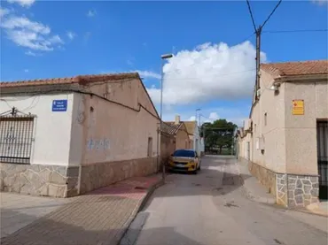 Casa adosada en  Calle Joaquín Calvo Sotelo 6 - Foto 1