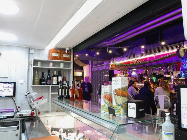 Restaurante en traspaso en Avenida Alfonso El Sabio, 10 - Foto 2