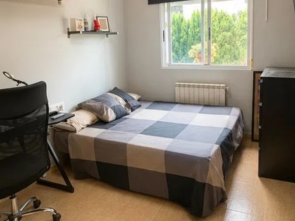 Casa o chalet independiente en Calle Pobla de Vallbona, 267 a - Foto 6
