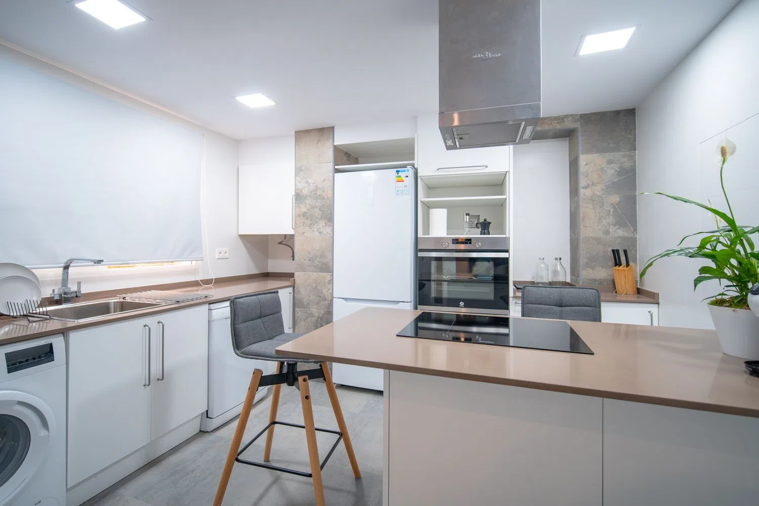 Piso en calle d' Antonio Ponz, 22 - Foto 2