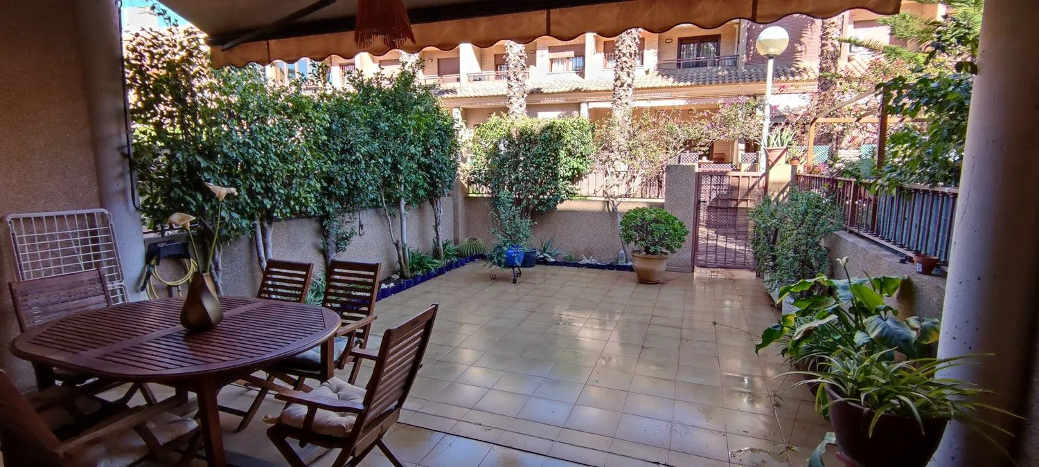 Chalet adosado en Barrio Beniferri - Foto 1