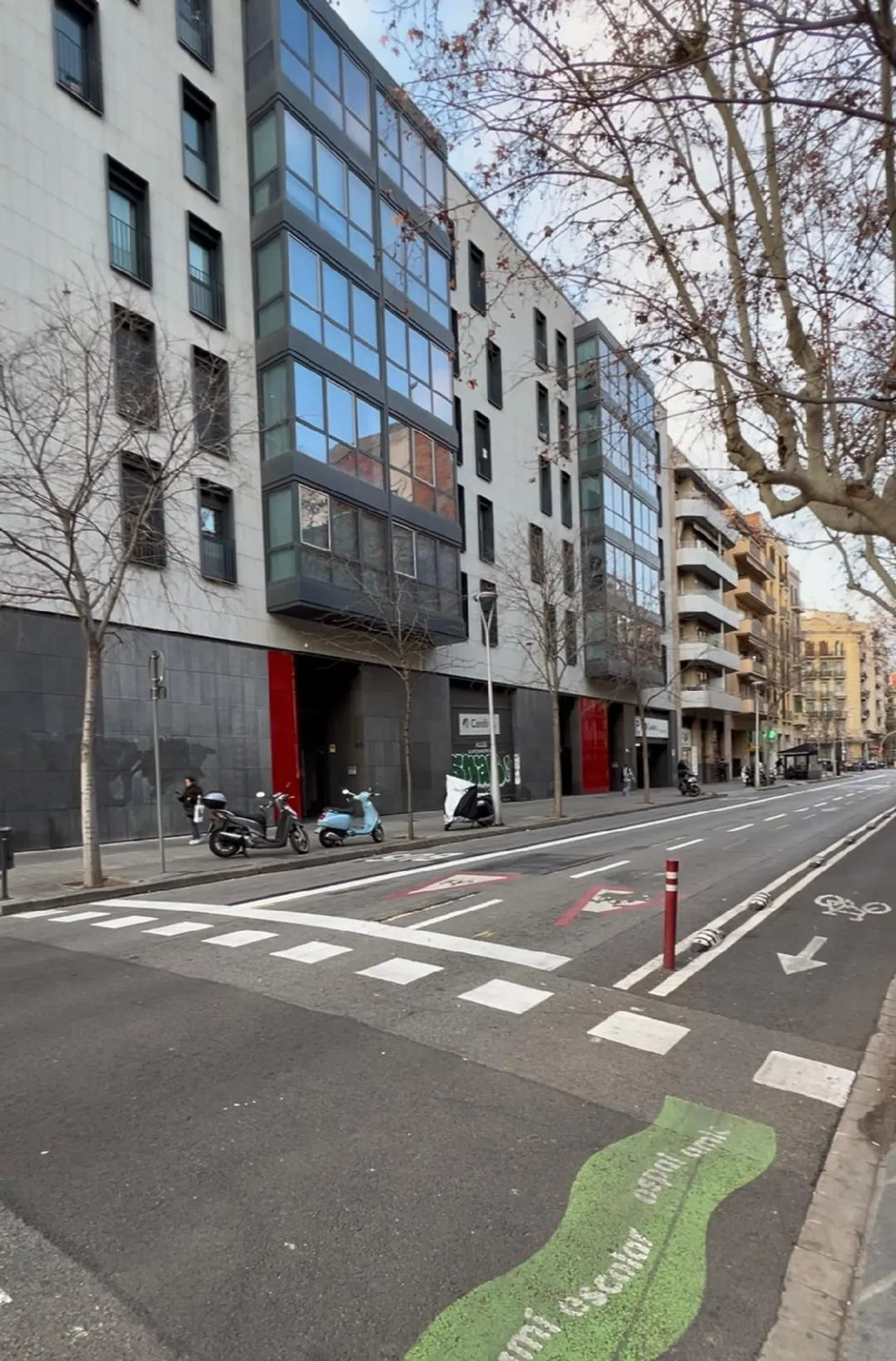 Piso en Barrio El Camp de l'Arpa del Clot - Foto 1