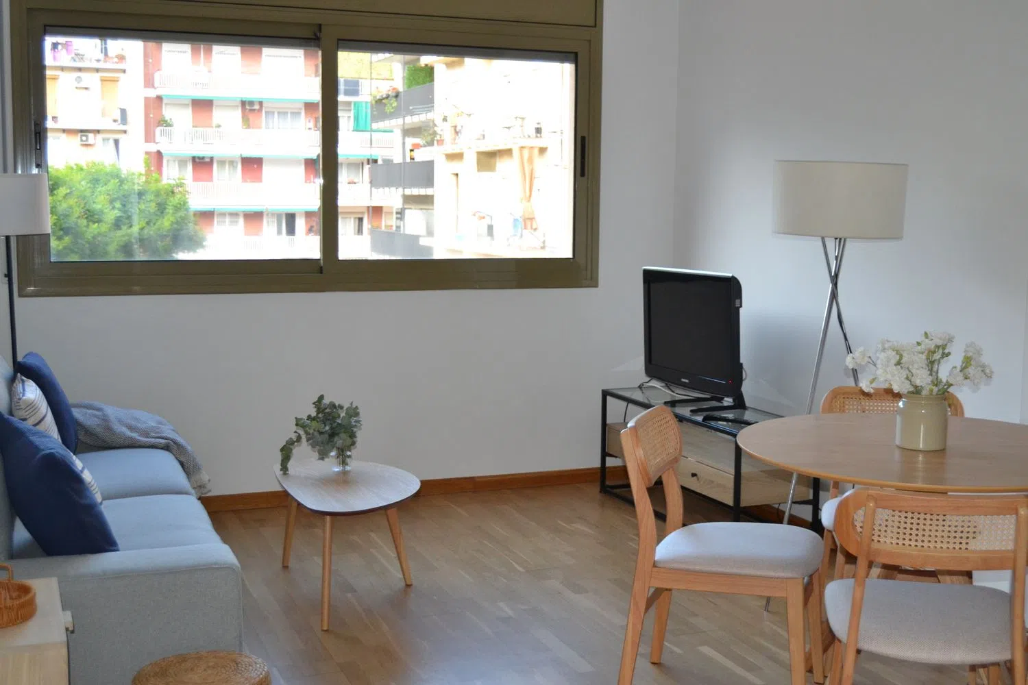 Piso en Barrio La Sagrada Família - Foto 2
