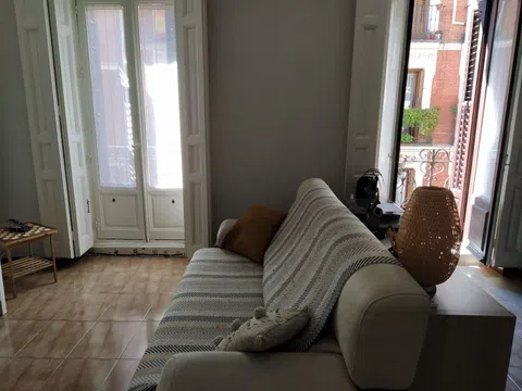 Piso en calle de Monteleon, 48