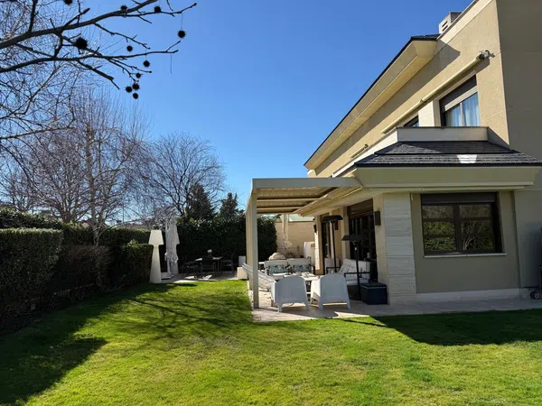 Chalet pareado en Barrio Valdemarín - Foto 4