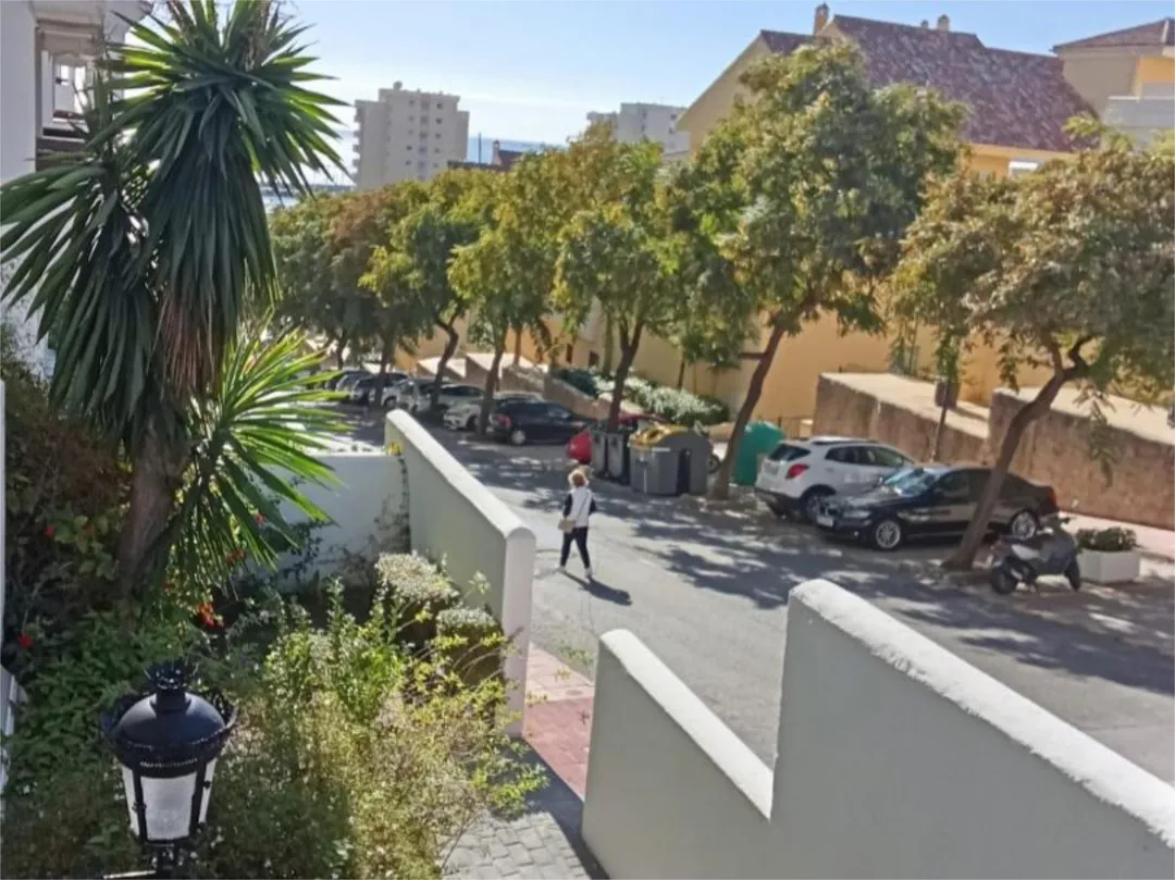 Piso en  Avenida Reina Sofía 2 - Foto 19