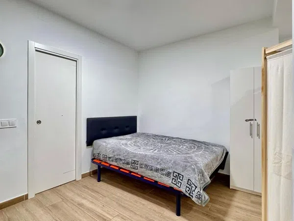 Estudio en Calle de Etruria - Foto 11