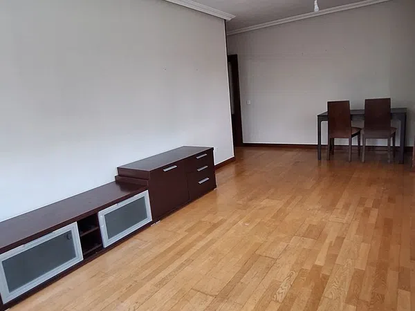 Piso en avenida Descubrimientos, 2