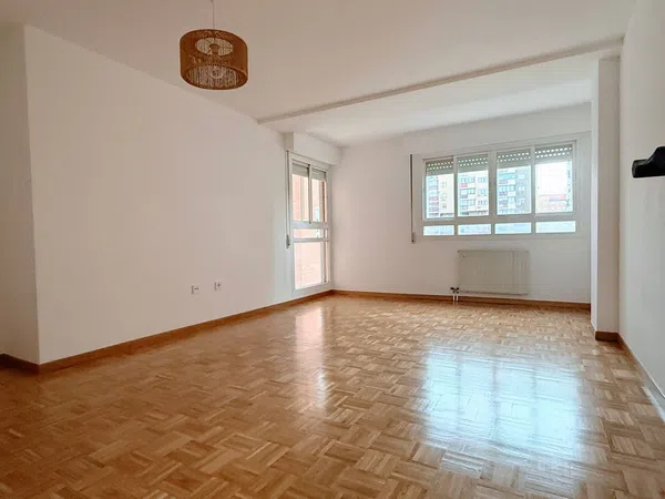 Piso en calle de José Bergamín, 34