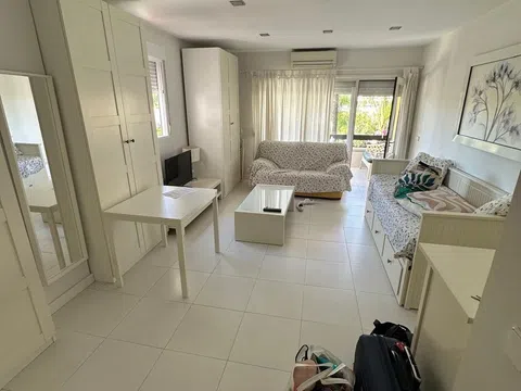 Estudio en bulevar Ashmawi, 6