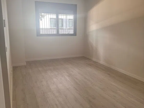 Piso en avenida de las Ciencias, 1